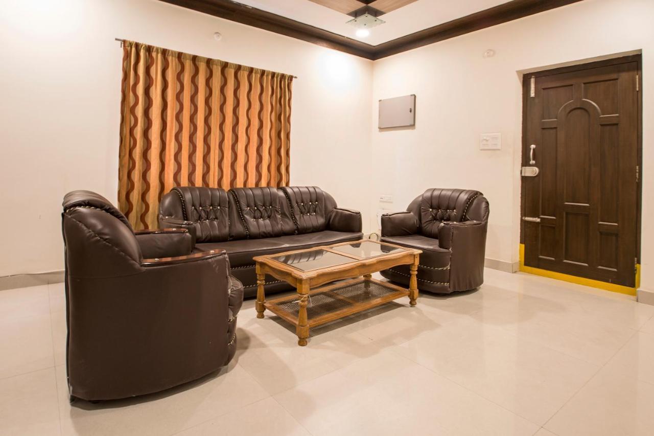 Oyo 10373 Apartment The Icon Homes Hyderabad Ngoại thất bức ảnh